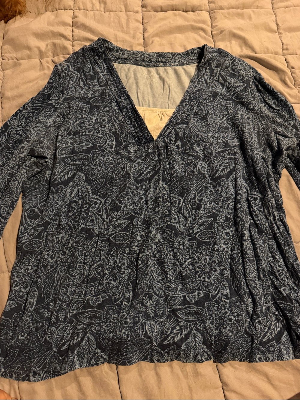 croft & barrow Black and Gray Floral V-Neck Long Sleeve Top
